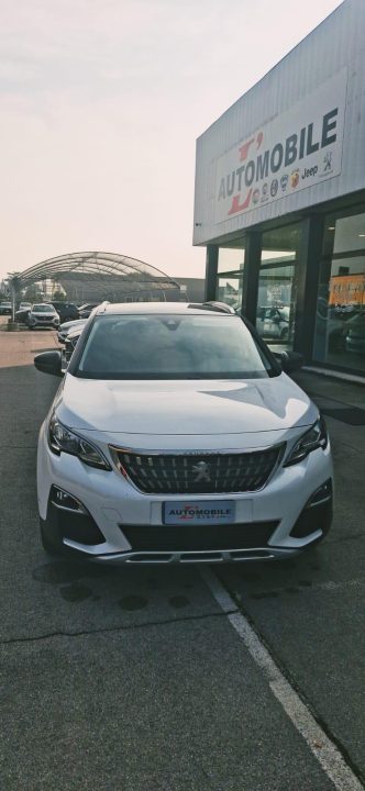 Peugeot 3008, foto 2 di 8