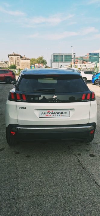 Peugeot 3008, foto 4 di 8