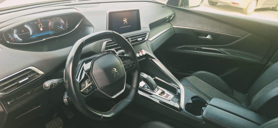 Peugeot 3008, foto 5 di 8