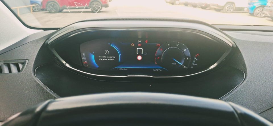 Peugeot 3008, foto 8 di 8