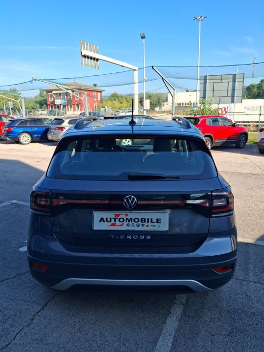Volkswagen T-Cross, foto 4 di 7