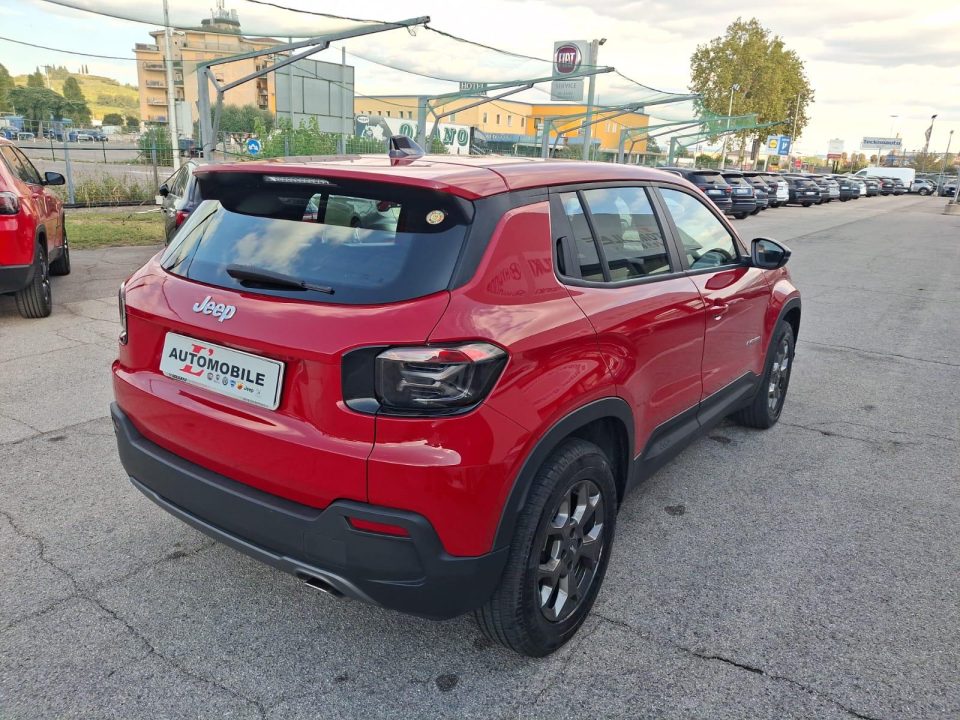Jeep Avenger, foto 4 di 8