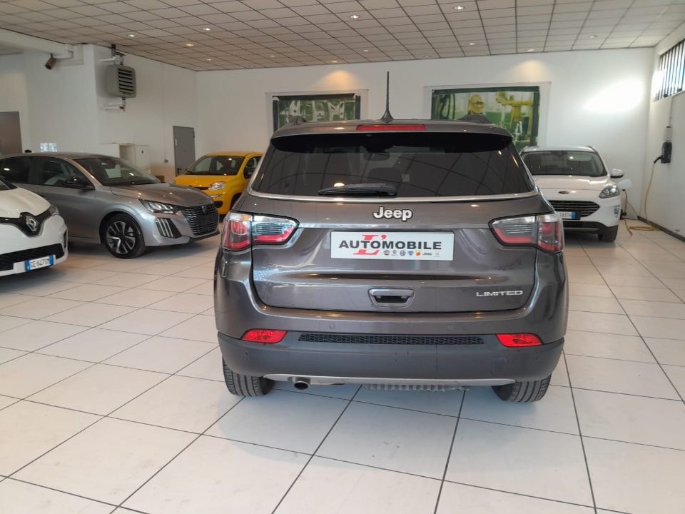 Jeep Compass, foto 2 di 8