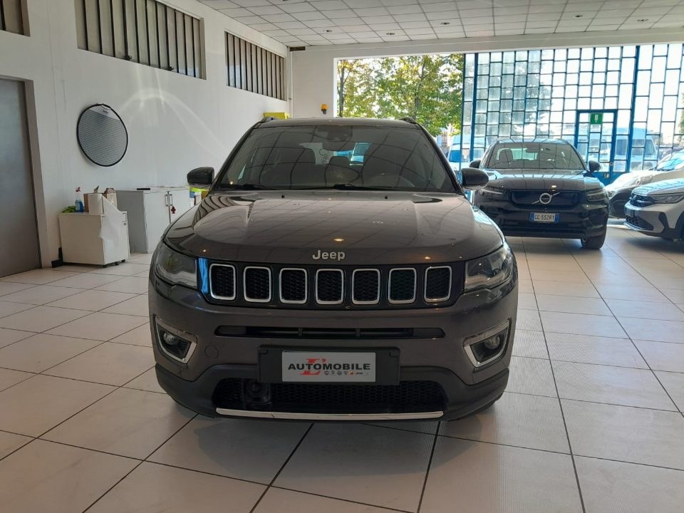 Jeep Compass, foto 1 di 8