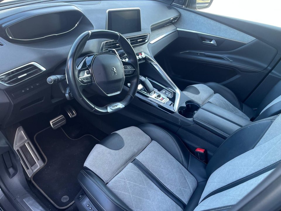 Peugeot 3008, foto 6 di 8