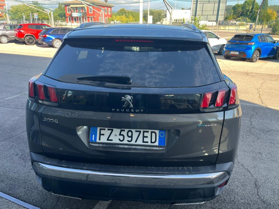 Peugeot 3008, foto 4 di 8