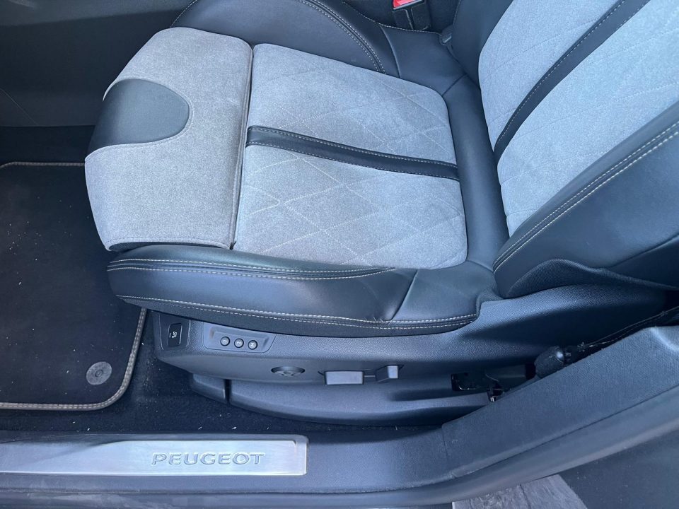 Peugeot 3008, foto 7 di 8